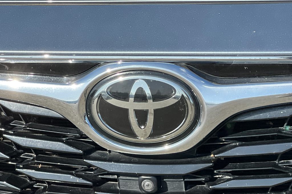 Thumbnail: 2021 Toyota Highlander - 7