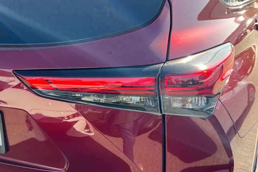 Thumbnail: 2020 Toyota Highlander - 19
