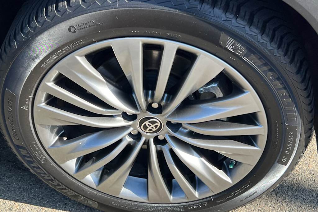 Thumbnail: 2020 Toyota Highlander - 17