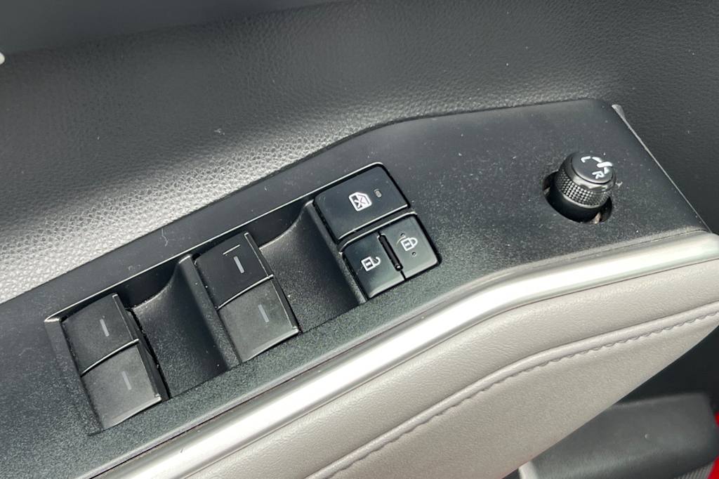 Thumbnail: 2020 Toyota Highlander - 20