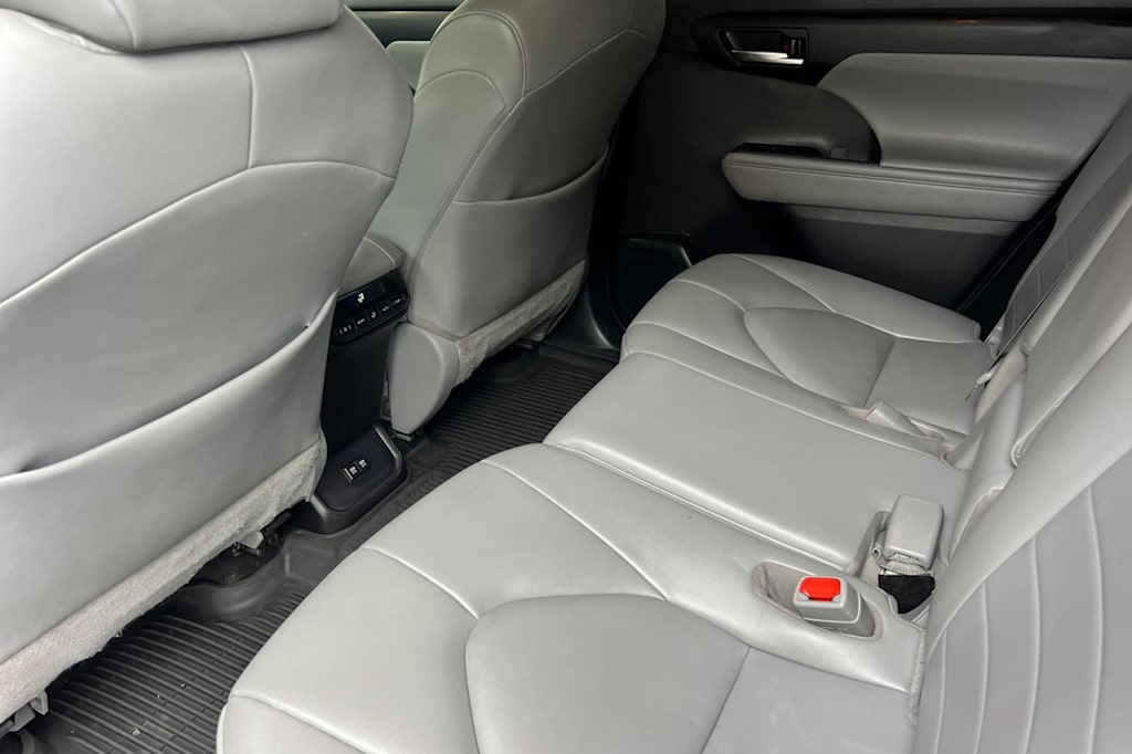 Thumbnail: 2020 Toyota Highlander - 9