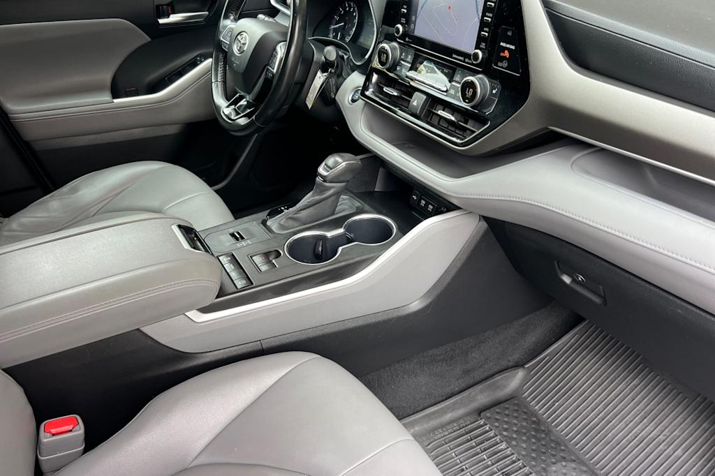 Thumbnail: 2020 Toyota Highlander - 11