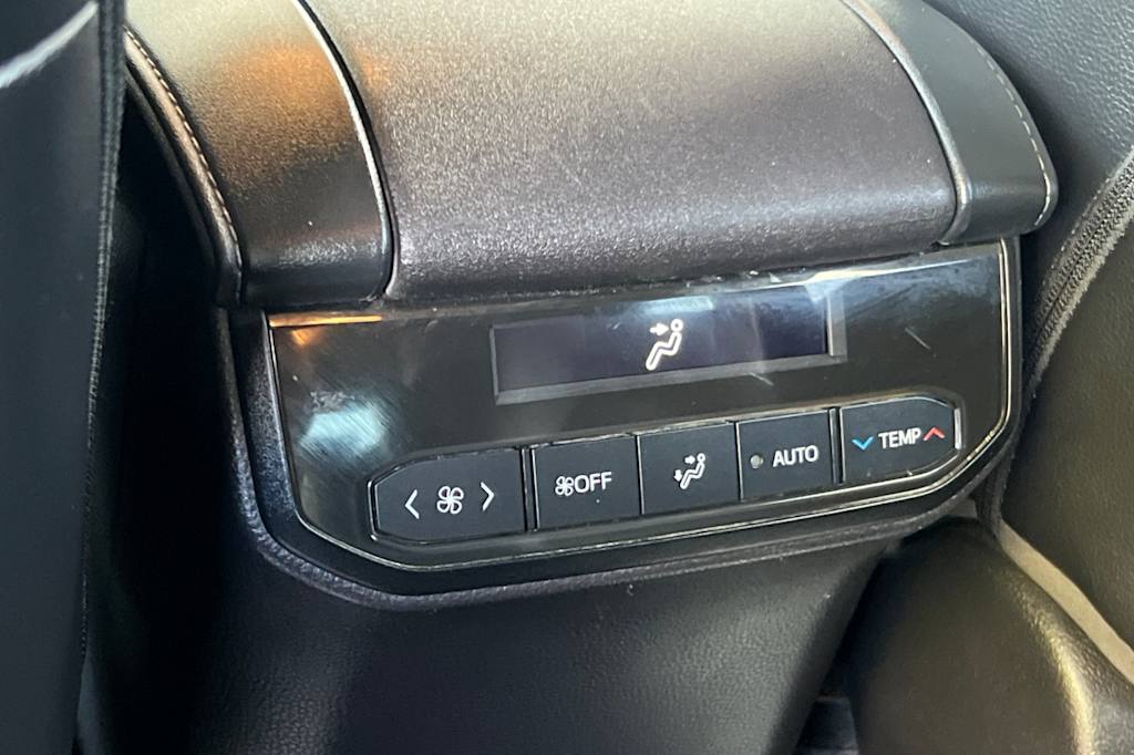 Thumbnail: 2022 Toyota Highlander - 21