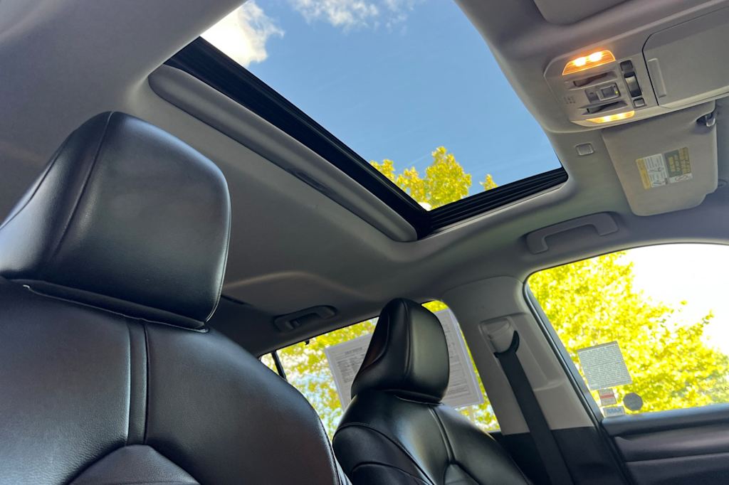 Thumbnail: 2022 Toyota Highlander - 23