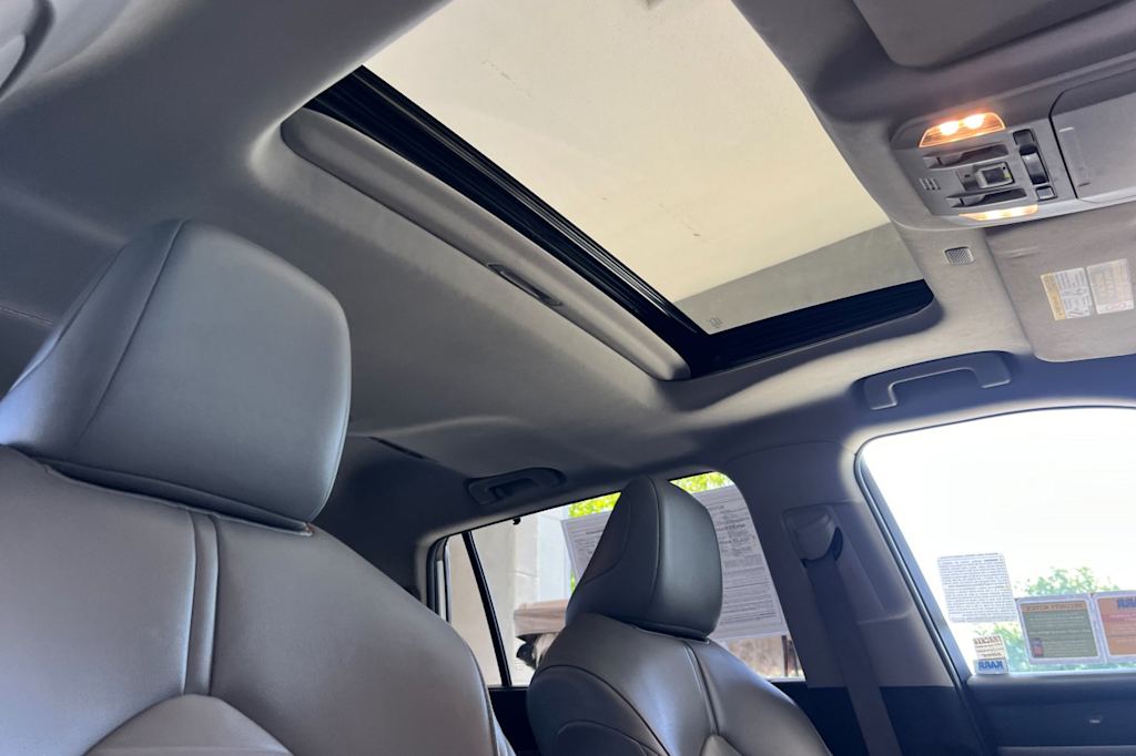 Thumbnail: 2021 Toyota Highlander - 25