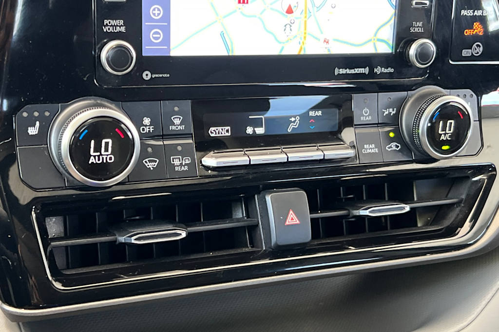 Thumbnail: 2021 Toyota Highlander - 27