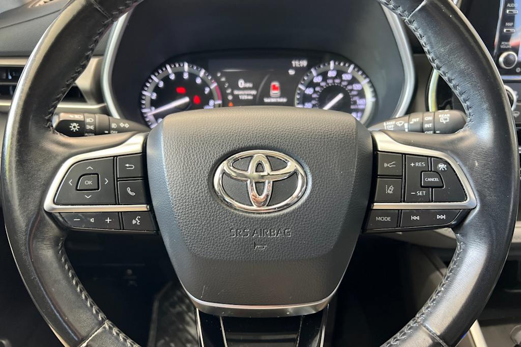 Thumbnail: 2021 Toyota Highlander - 30