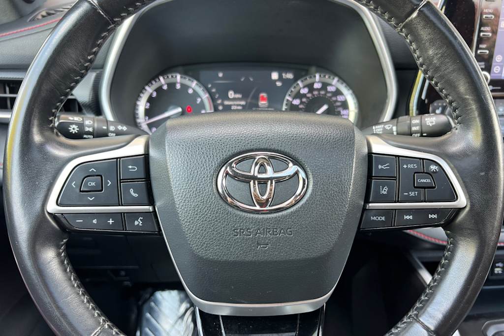 Thumbnail: 2022 Toyota Highlander - 30