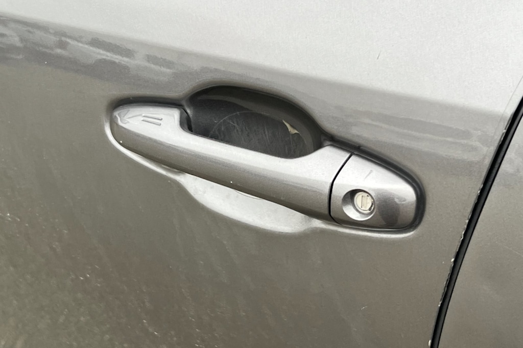 Thumbnail: 2017 Toyota Highlander - 18