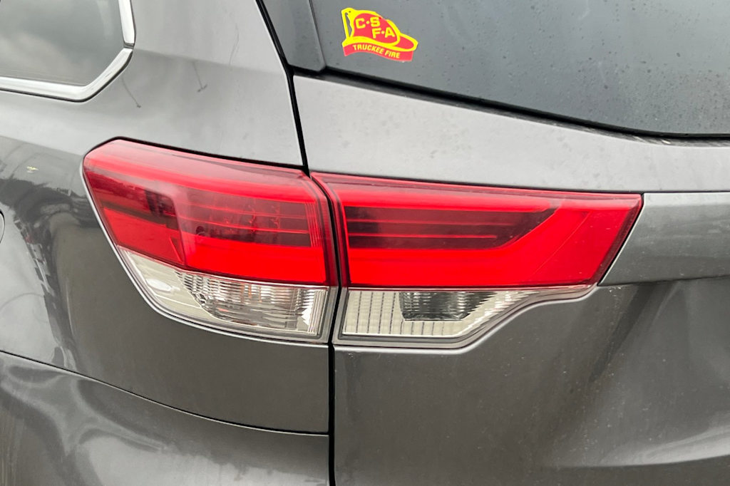 Thumbnail: 2017 Toyota Highlander - 22