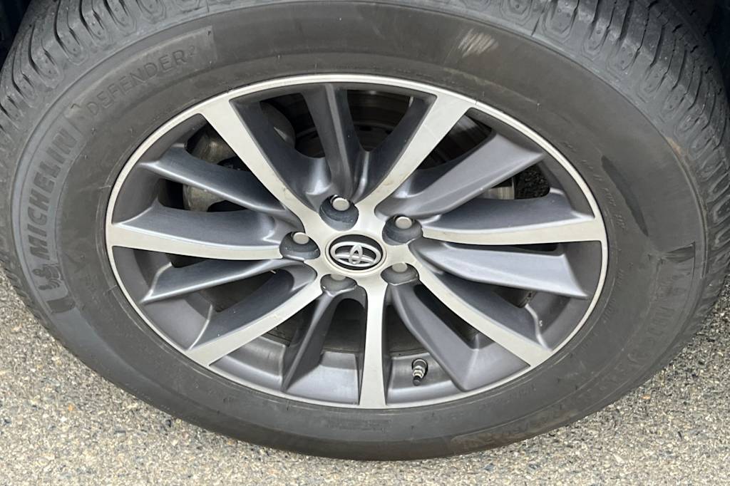 Thumbnail: 2017 Toyota Highlander - 21