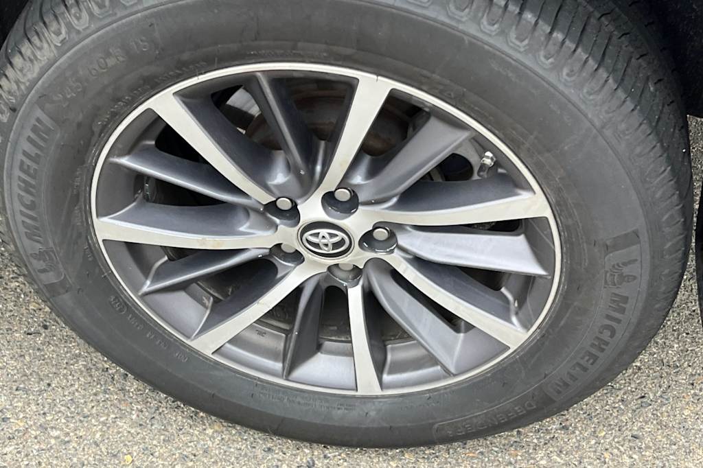 Thumbnail: 2017 Toyota Highlander - 17