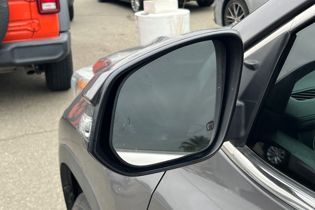 Thumbnail: 2017 Toyota Highlander - 19