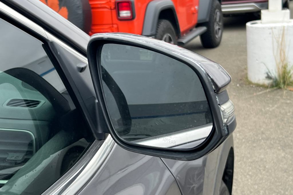 Thumbnail: 2017 Toyota Highlander - 14