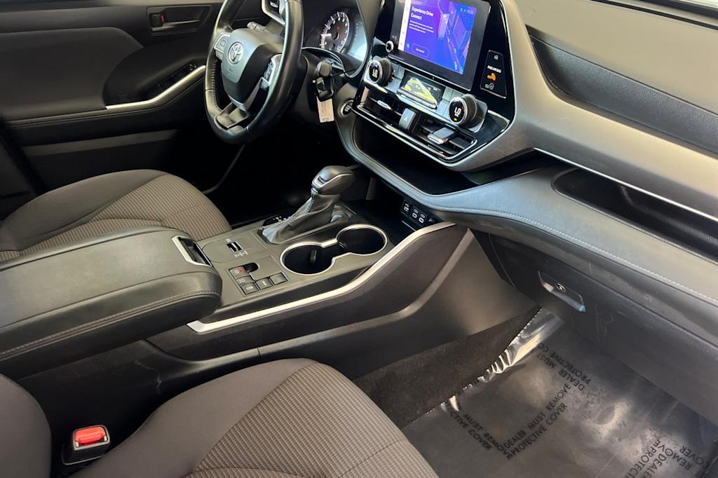 Thumbnail: 2024 Toyota Highlander - 12