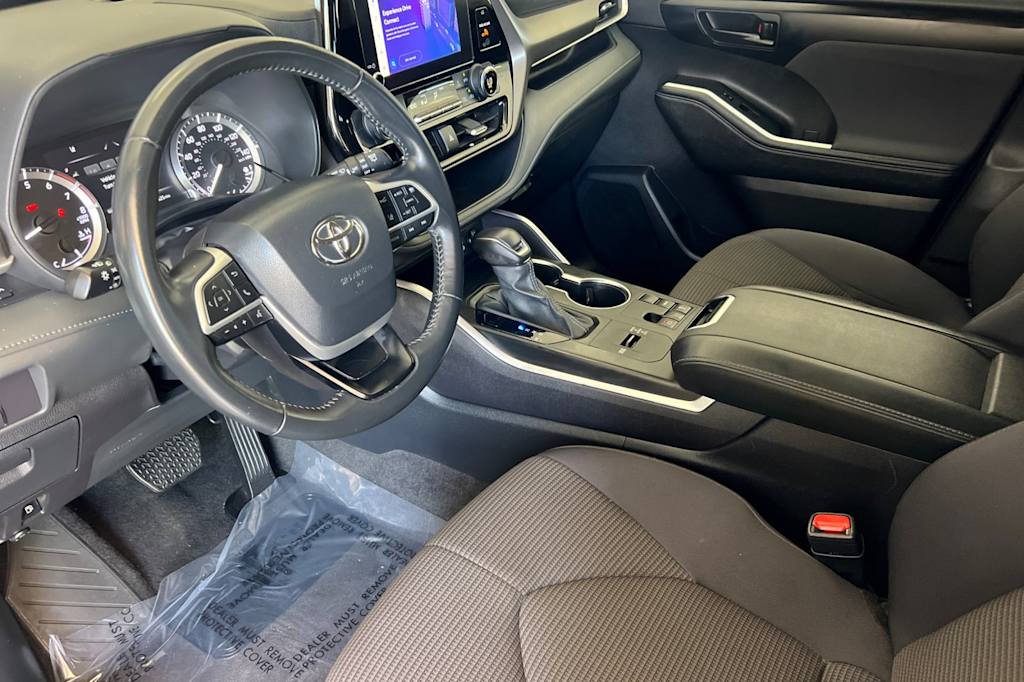 Thumbnail: 2024 Toyota Highlander - 9