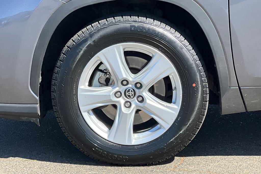 Thumbnail: 2024 Toyota Highlander - 8