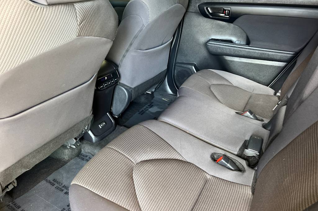 Thumbnail: 2024 Toyota Highlander - 10