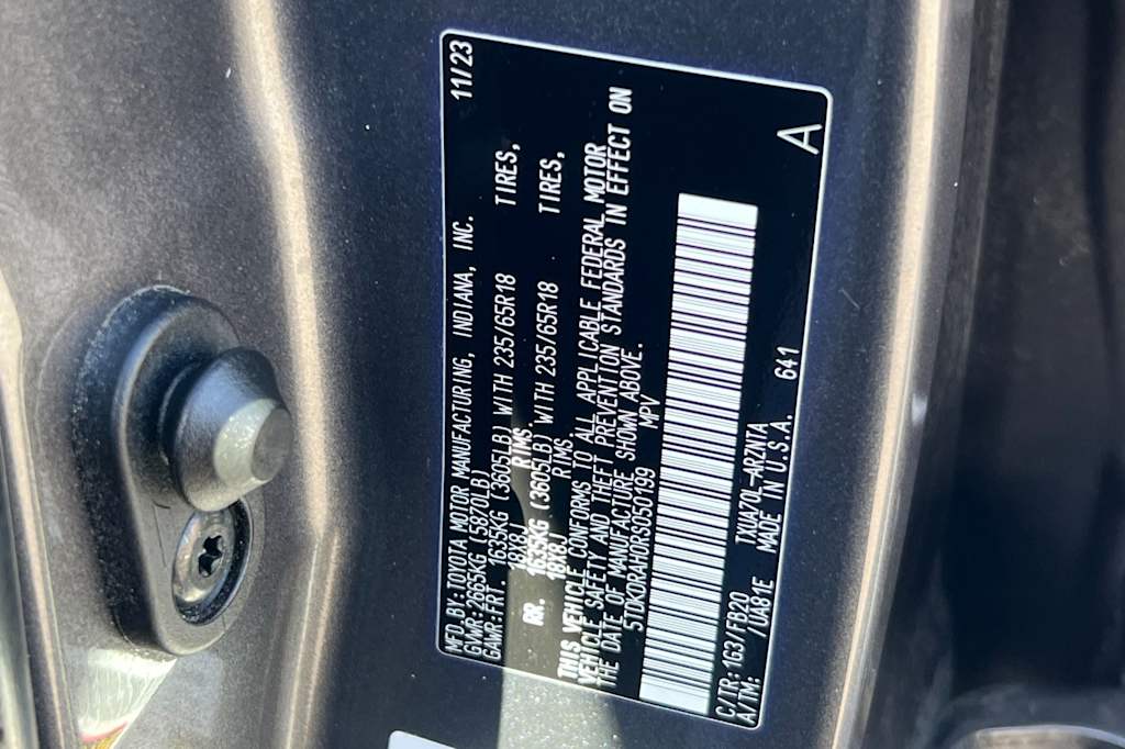 Thumbnail: 2024 Toyota Highlander - 16