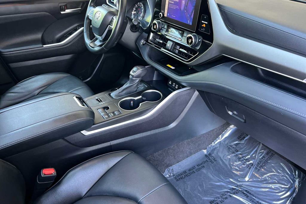 2023 Toyota Highlander L 11