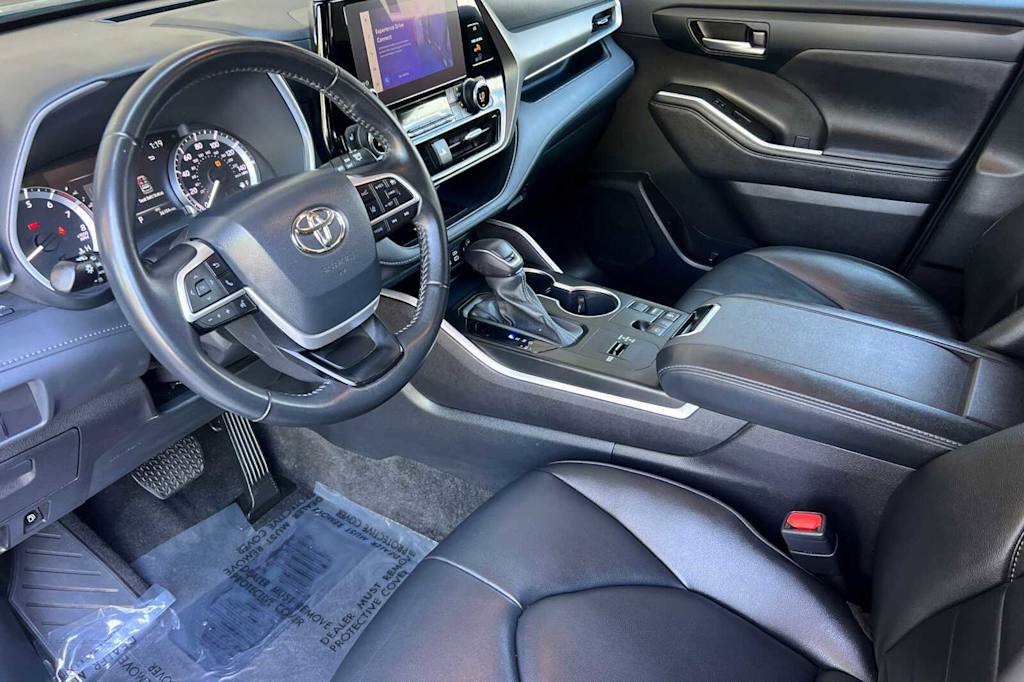 2023 Toyota Highlander L 8