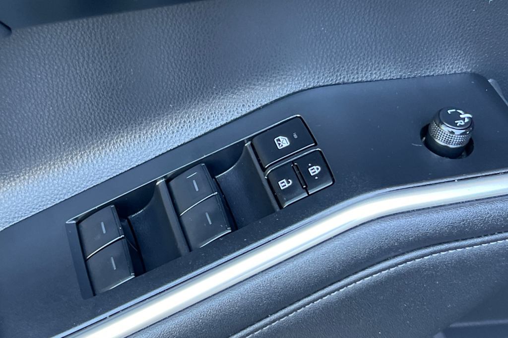 2023 Toyota Highlander L 20