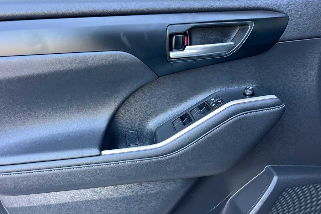 2023 Toyota Highlander L 19
