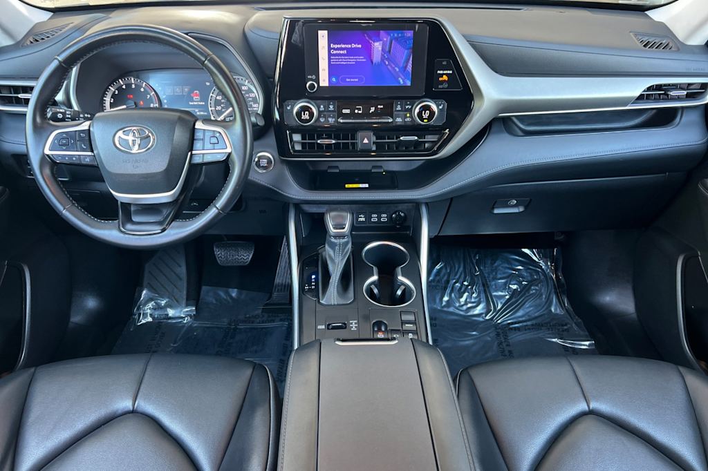 2023 Toyota Highlander L 2