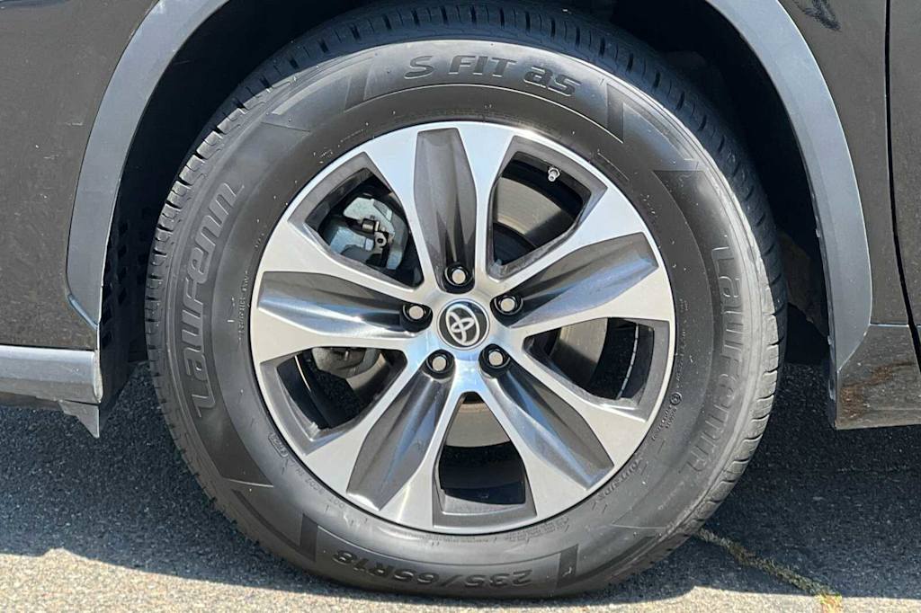 2023 Toyota Highlander L 7