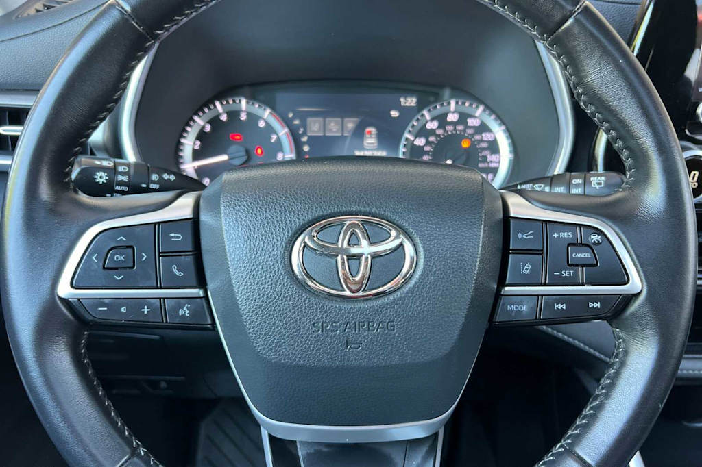 2023 Toyota Highlander L 28