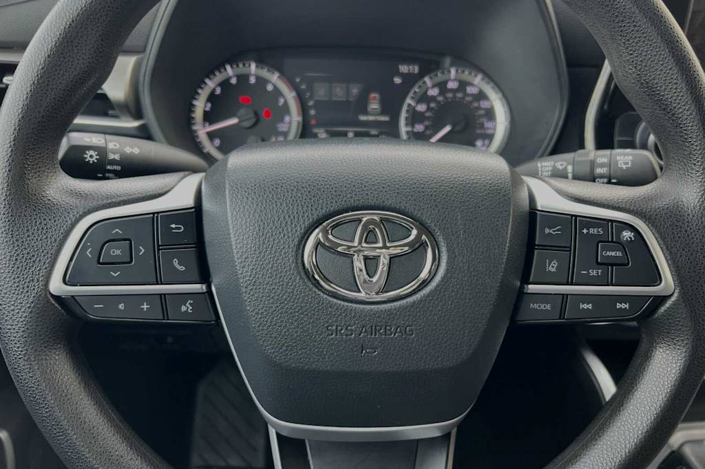 2023 Toyota Highlander L 28