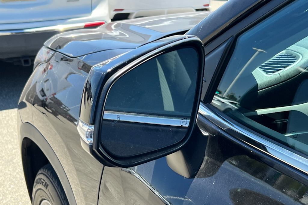 Thumbnail: 2023 Toyota Highlander - 10
