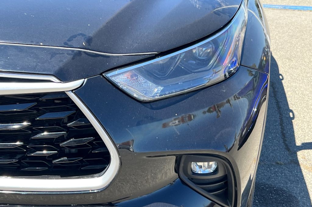Thumbnail: 2023 Toyota Highlander - 12