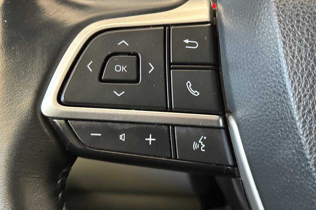 Thumbnail: 2023 Toyota Highlander - 30