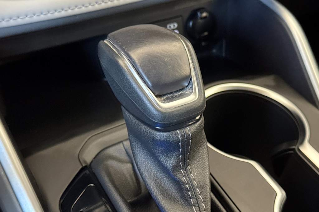 Thumbnail: 2023 Toyota Highlander - 14