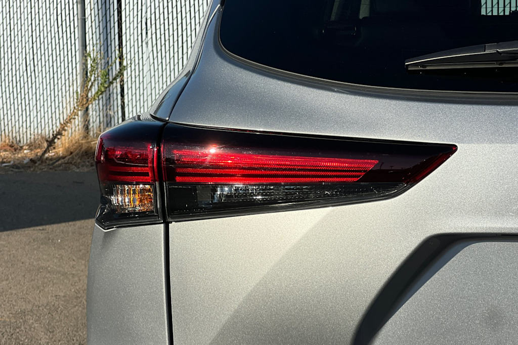 Thumbnail: 2025 Toyota Highlander - 24