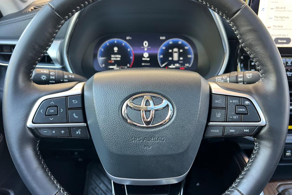 Thumbnail: 2025 Toyota Highlander - 31