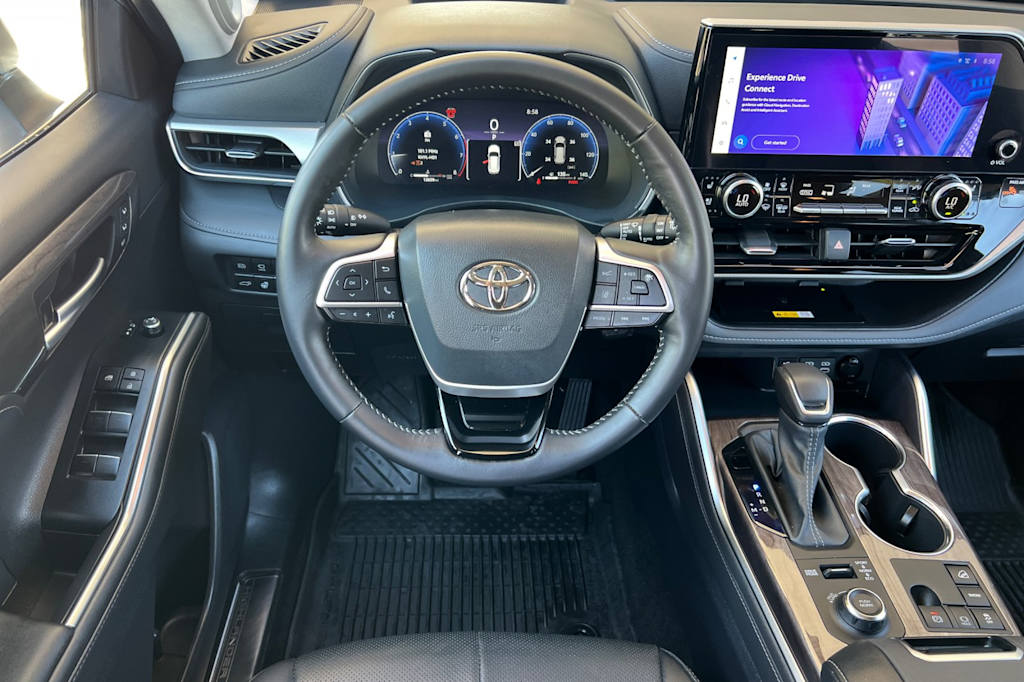 Thumbnail: 2025 Toyota Highlander - 11