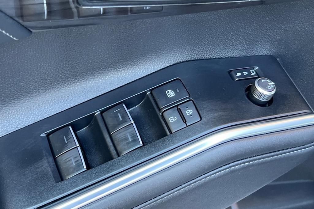 Thumbnail: 2025 Toyota Highlander - 22