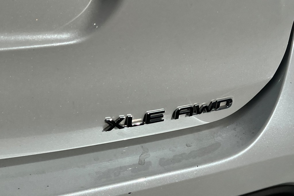 Thumbnail: 2023 Toyota Highlander - 22