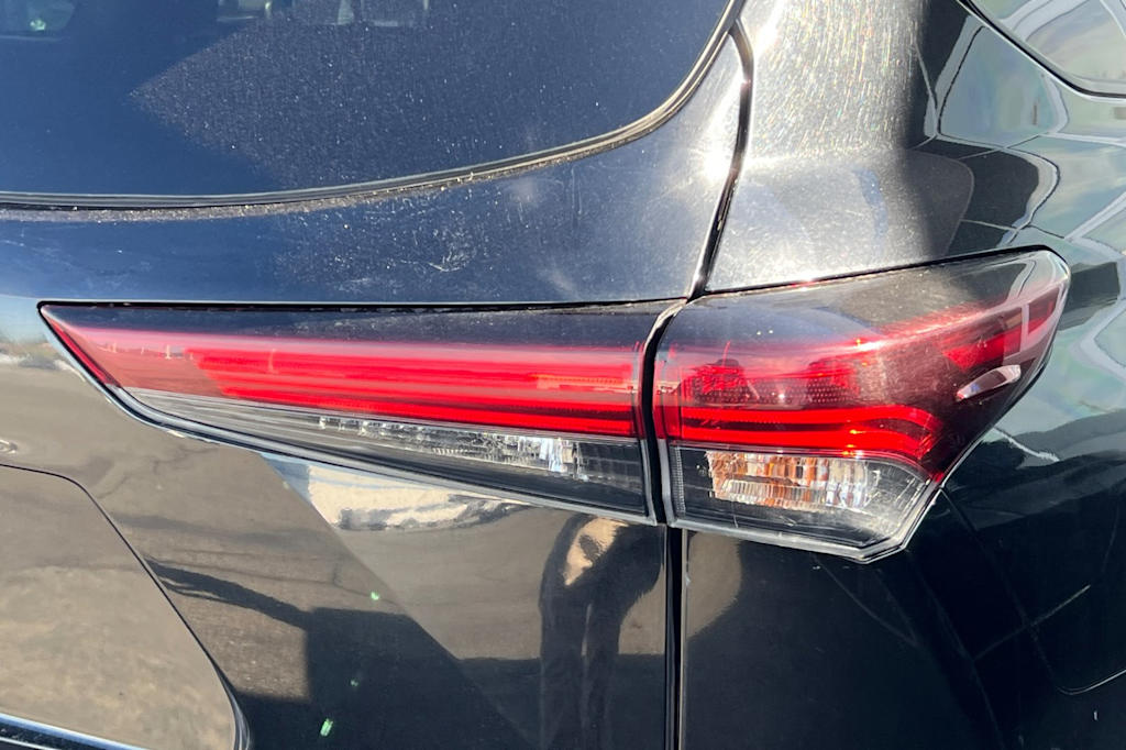 Thumbnail: 2025 Toyota Highlander - 19