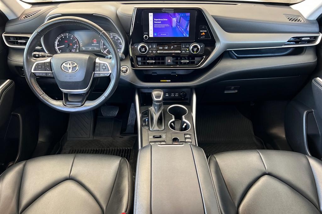 Thumbnail: 2023 Toyota Highlander - 2