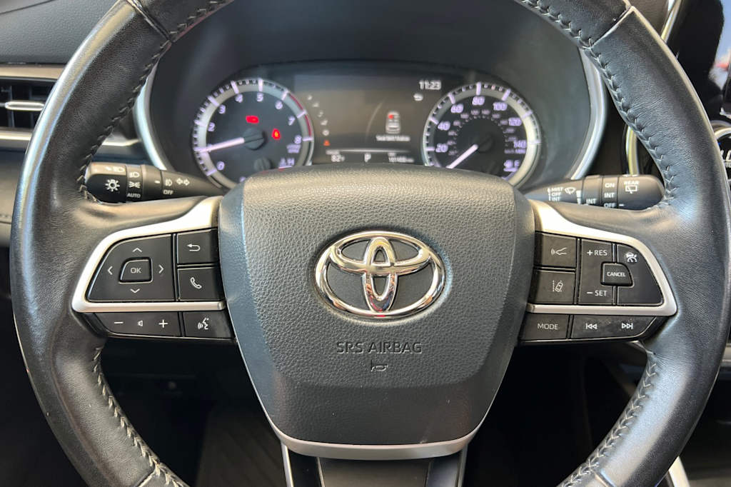 Thumbnail: 2023 Toyota Highlander - 27