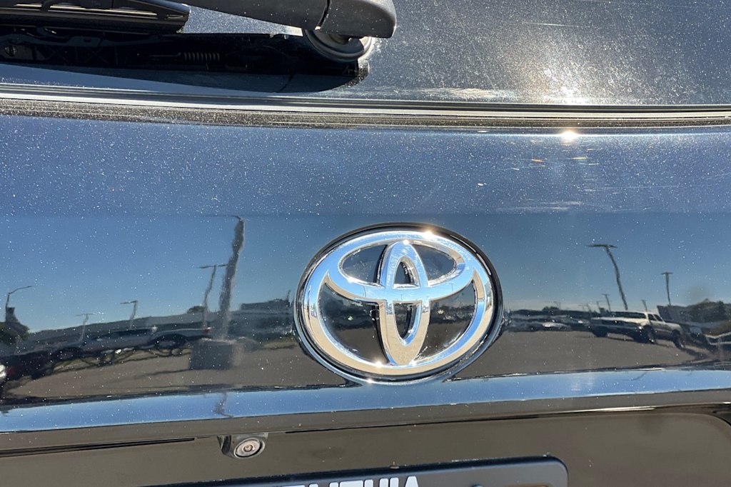 Thumbnail: 2023 Toyota Highlander - 7