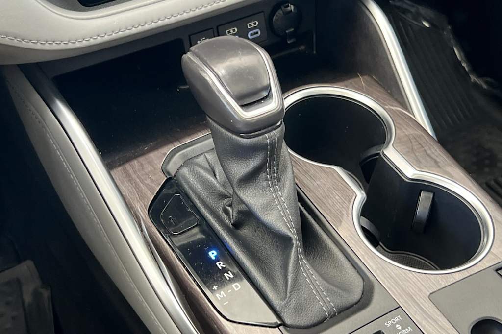 Thumbnail: 2023 Toyota Highlander - 14