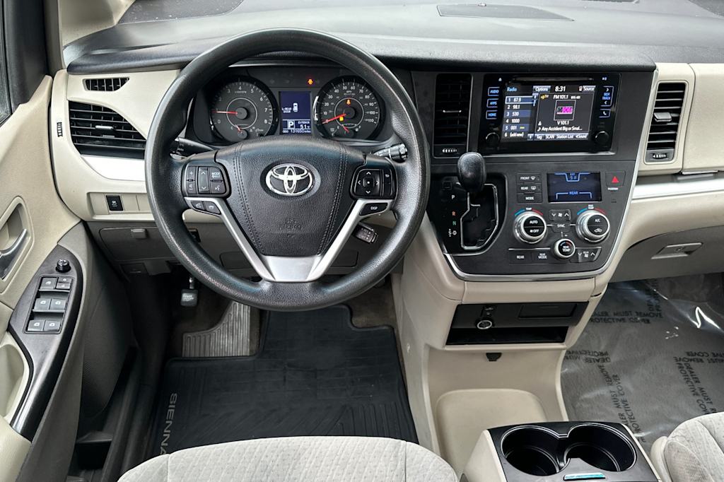 Thumbnail: 2015 Toyota Sienna - 12