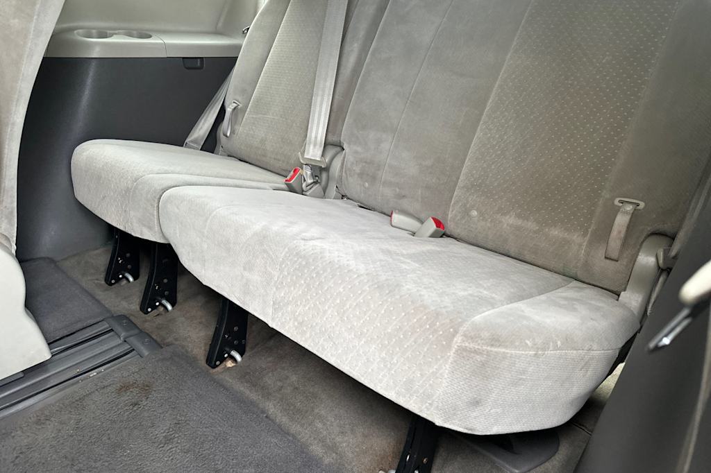 Thumbnail: 2015 Toyota Sienna - 24