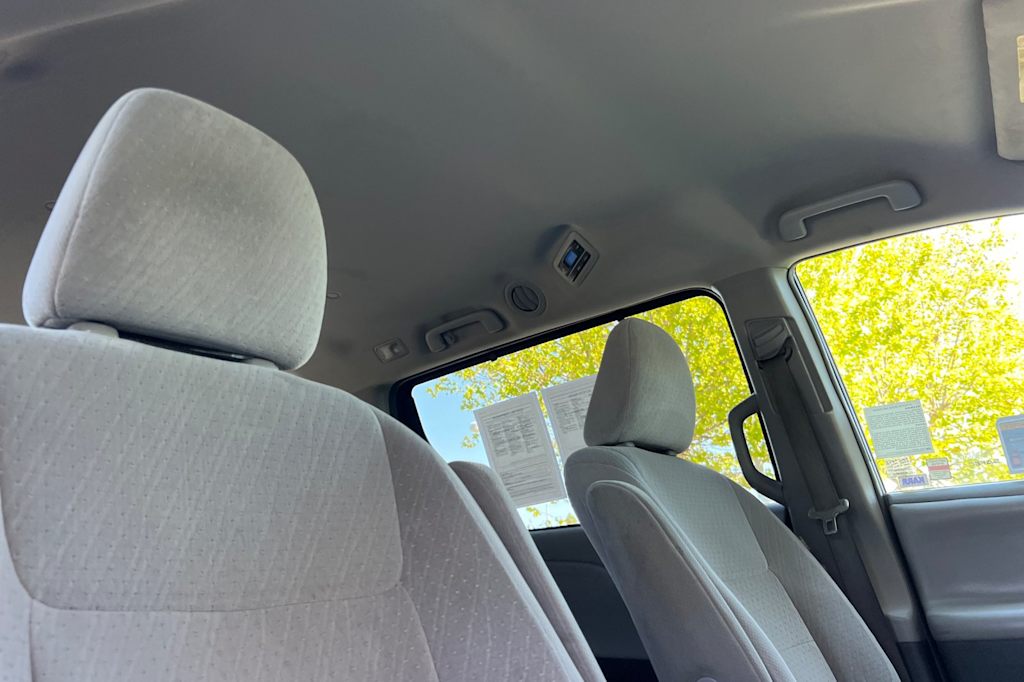 Thumbnail: 2015 Toyota Sienna - 10