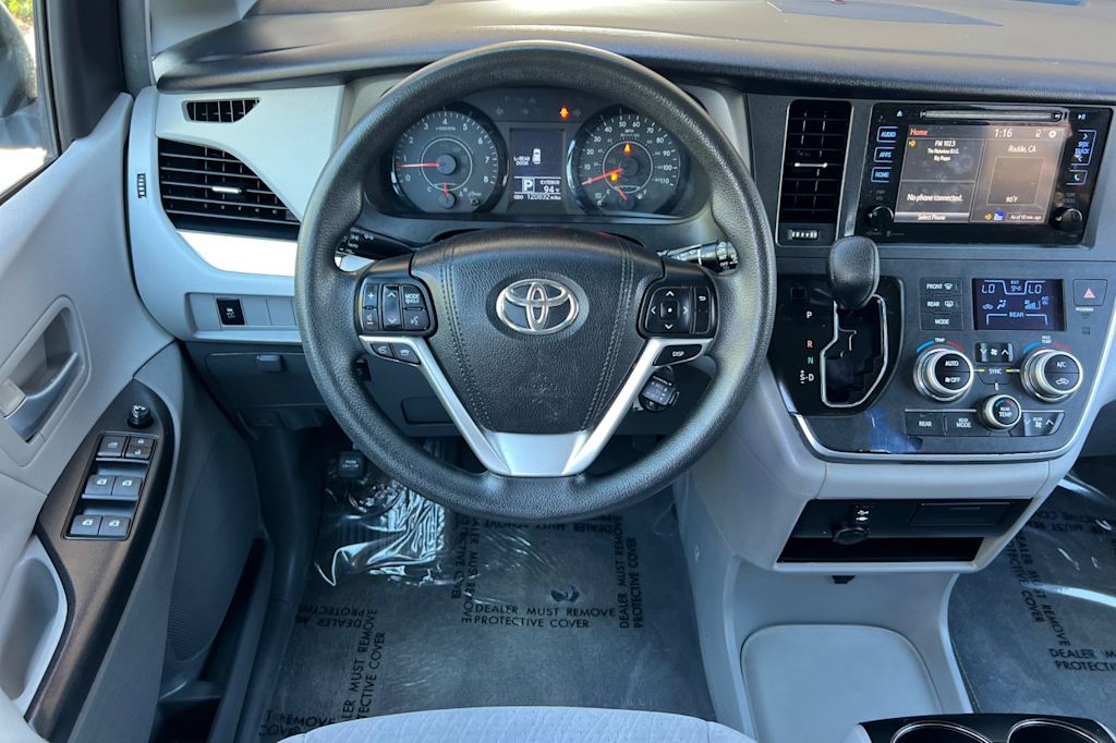 Thumbnail: 2015 Toyota Sienna - 12