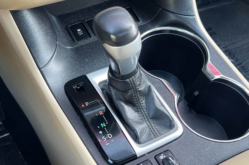 Thumbnail: 2014 Toyota Highlander - 14